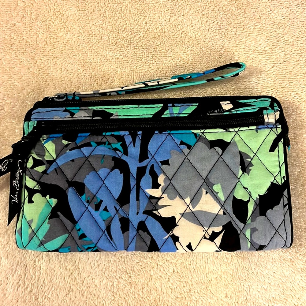 Camofloral Front Zip Wristlet